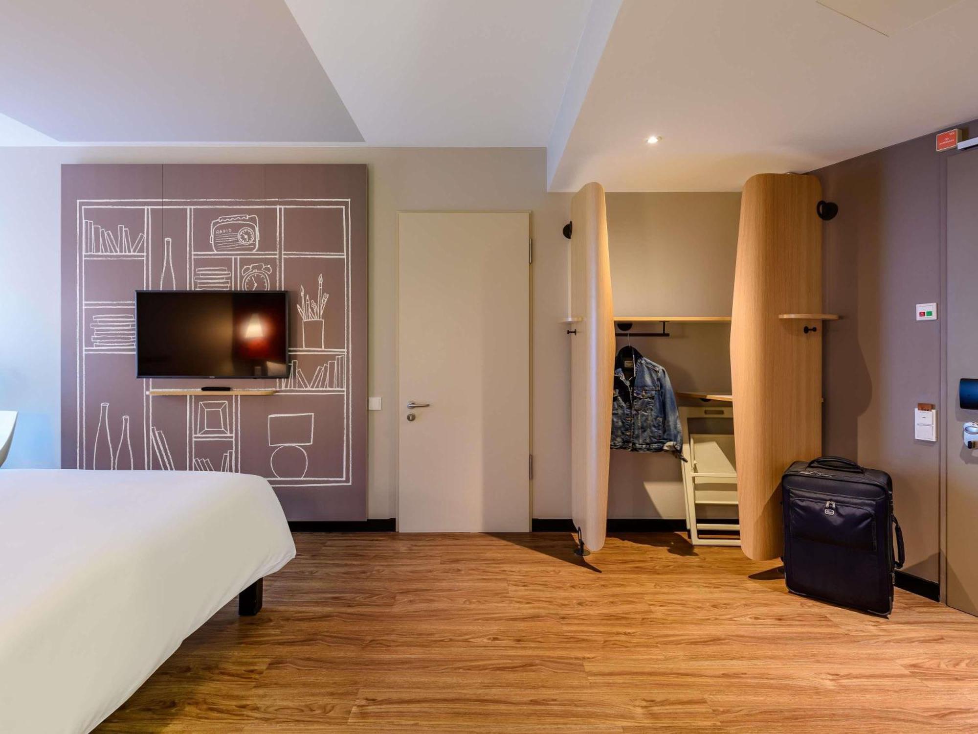 Standard Double Room Mobility Accessible